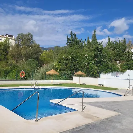 Cyv - 2 Family With Bbq And Pool *